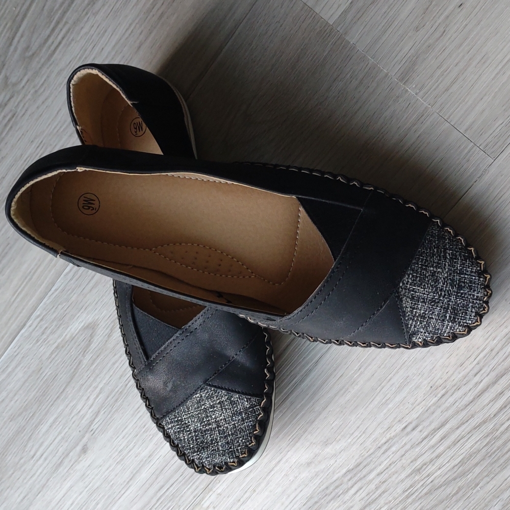 Brand New Women's Shoes Size 9W